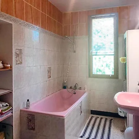 Privee Dans Maison En Garrigue ホームステイ *