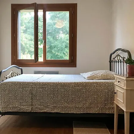 Privee Dans Maison En Garrigue ホームステイ *